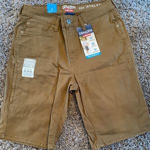 Mens Levi Shorts size 30. New.